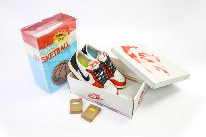 Trophy Room X Air Jordan 1 Retro Low OG SP Away 2024（A1）