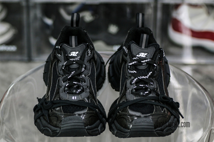 Balenciag*  3XL Runner Black