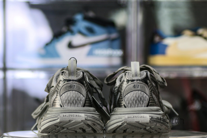 Balenciag*  3XL Sneaker 'Worn‑Out ‑ Gray' 