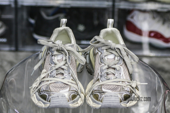 Balenciag*  3XL Sneaker 'Worn‑Out ‑ Light Beige' 