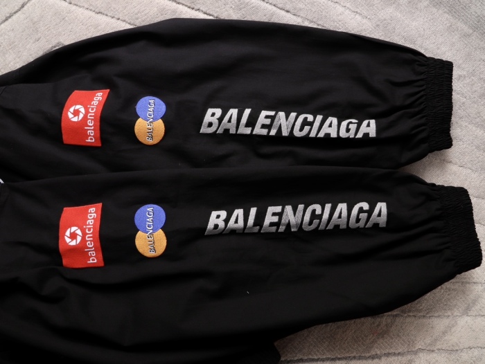 Balancig*  logo-print Zip Jacket