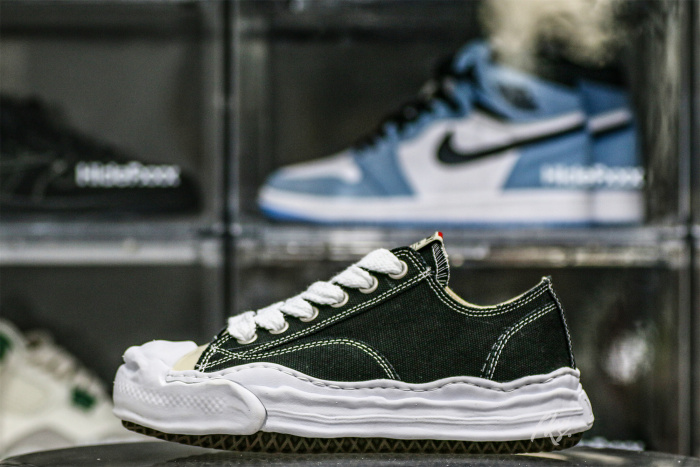 MaisOn Margiel@ Yasuhir0 Hank low-top Black sneakers