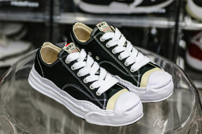 MaisOn Margiel@ Yasuhir0 Hank low-top Black sneakers