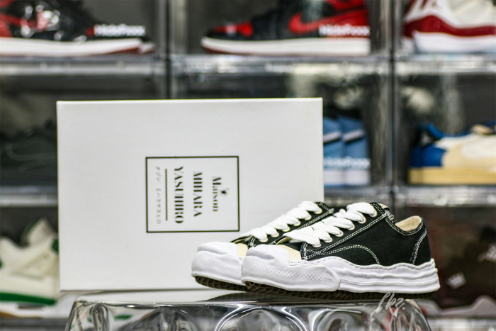 MaisOn Margiel@ Yasuhir0 Hank low-top Black sneakers