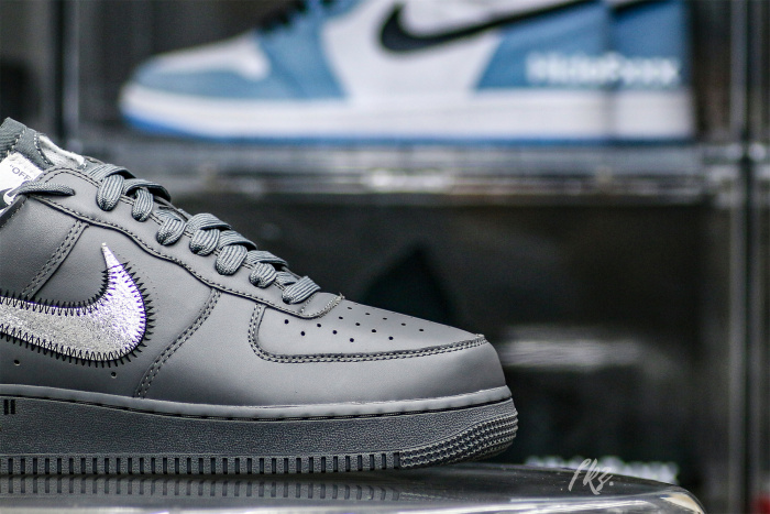Off-White x Nike Air Force 1 Low Ghost Grey