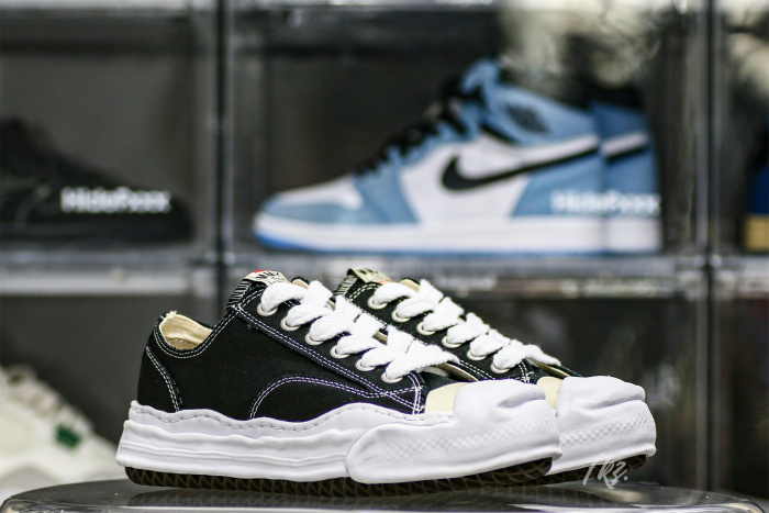 MaisOn Margiel@ Yasuhir0 Hank low-top Black sneakers