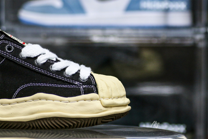 MaisOn Margiel@ Yasuhir0 gum-rubber sole black sneakers