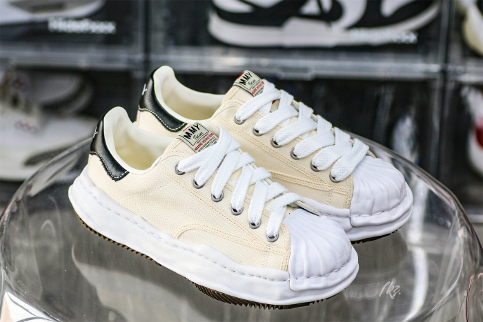 MaisOn Margiel@ Yasuhir0 OG Sole Shellcap Canvas Low-top Sneakers