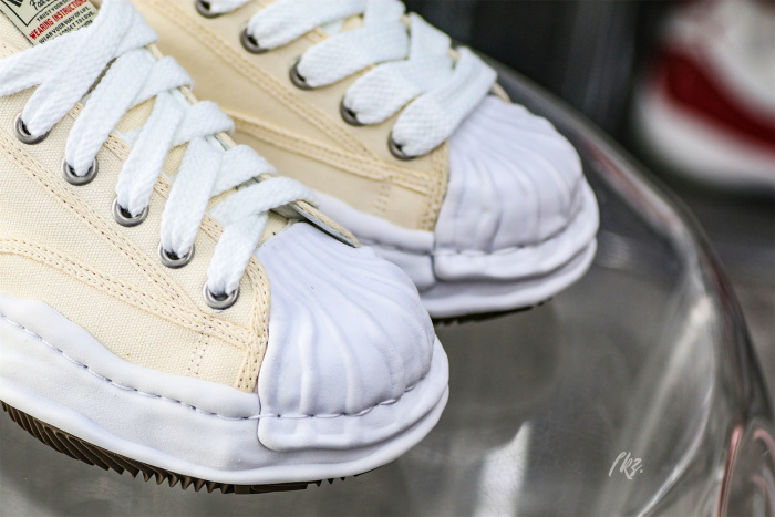MaisOn Margiel@ Yasuhir0 OG Sole Shellcap Canvas Low-top Sneakers