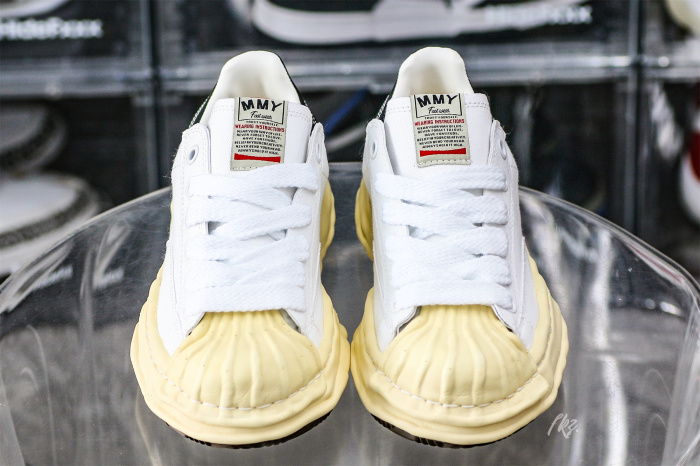 MaisOn Margiel@ Yasuhir0 chunky rubber sole white sneakers