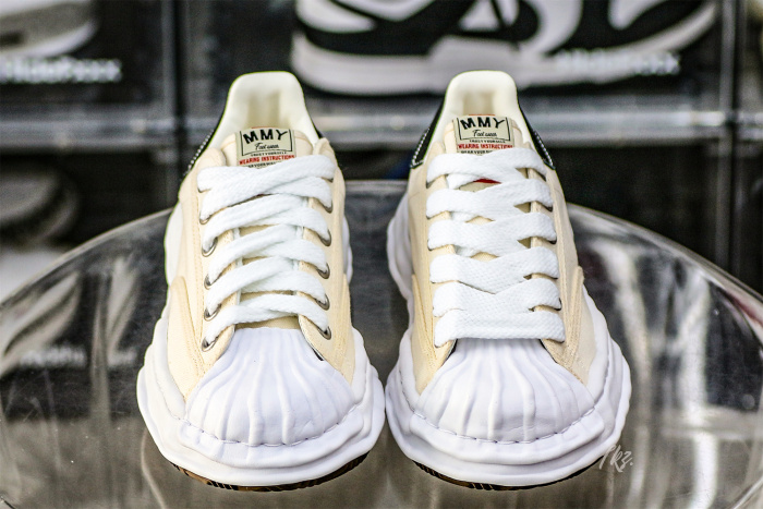 MaisOn Margiel@ Yasuhir0 OG Sole Shellcap Canvas Low-top Sneakers