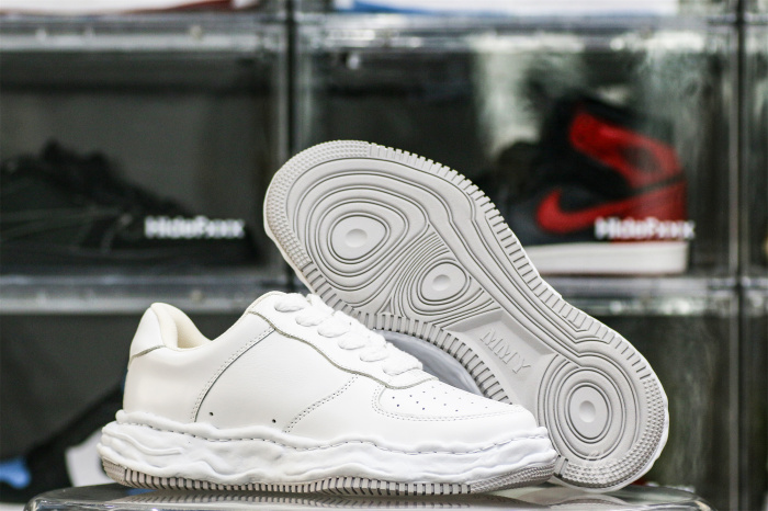 MaisOn Margiel@ Yasuhir0 perforated-detail low-top sneakers