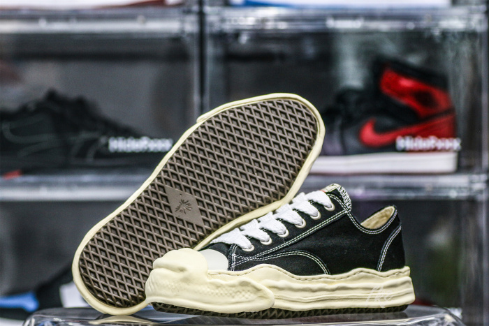 MaisOn Margiel@ Yasuhir0 lace-up low-top sneakers