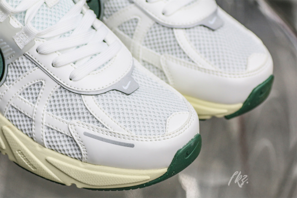Nike V2K Run Fir