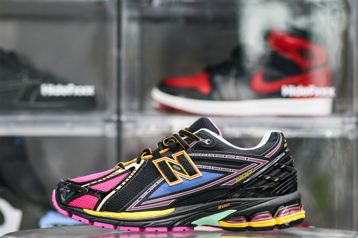 New Balance 1906R  Neon Night  2022