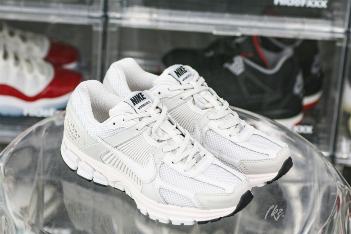 Nike Air Zoom Vomero 5 'Vast Grey'  2023