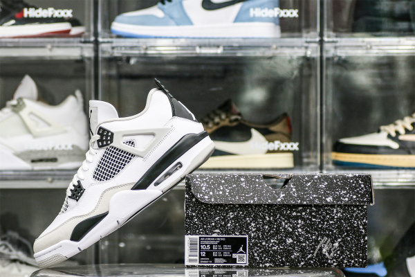 Jordan 4 Retro Military Black（A1）