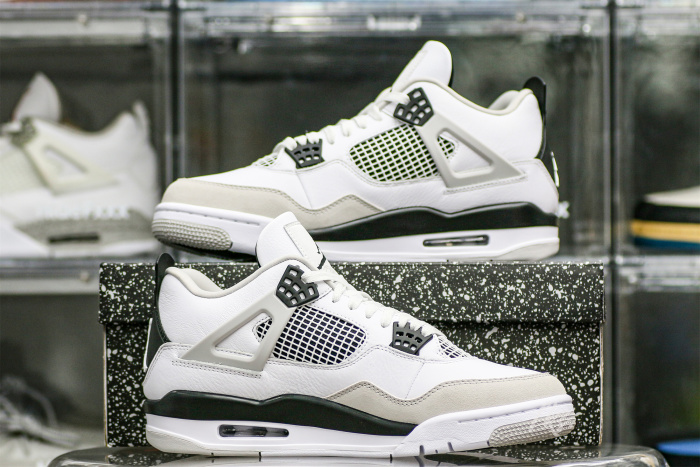 Jordan 4 Retro Military Black（A1）