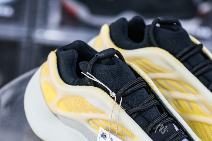 Yeezy 700 v3 “Mono Safflower  2022