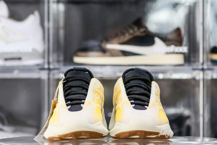 Yeezy 700 v3 “Mono Safflower  2022