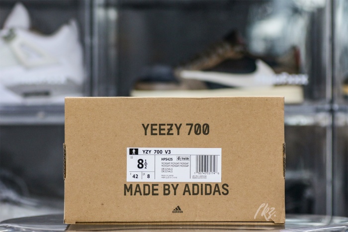 Yeezy 700 v3 “Mono Safflower  2022