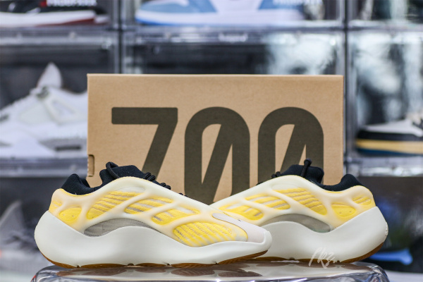 Yeezy 700 v3 “Mono Safflower  2022