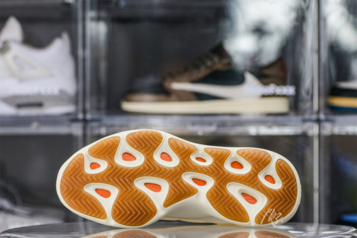 Yeezy 700 v3 “Mono Safflower  2022