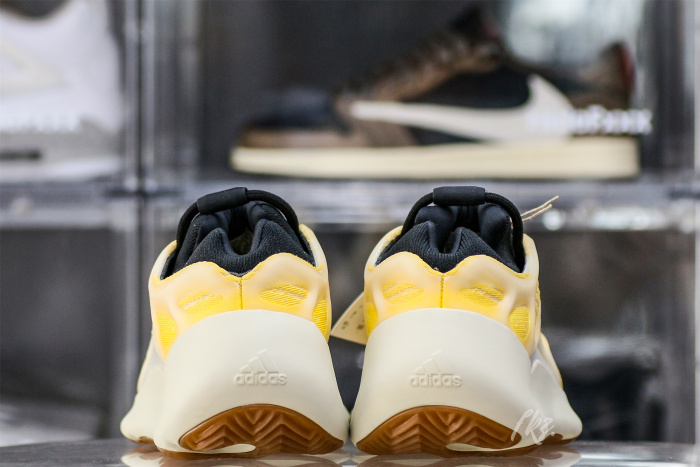 Yeezy 700 v3 “Mono Safflower  2022