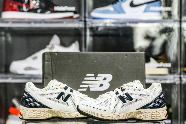 New Balance 1906R Sea Salt Eclipse True Red
