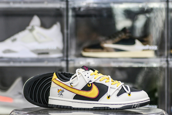 Otomo Katsuhiro x Nike Dunk One Piece Luffy White Yellow