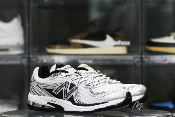 New Balance Get 860v2 White Black Silver