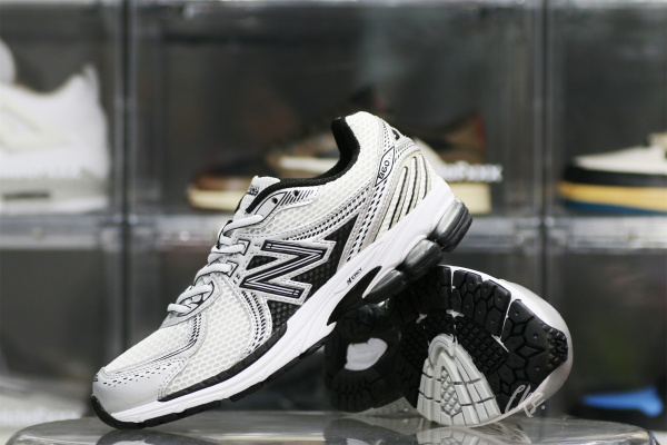 New Balance Get 860v2 White Black Silver