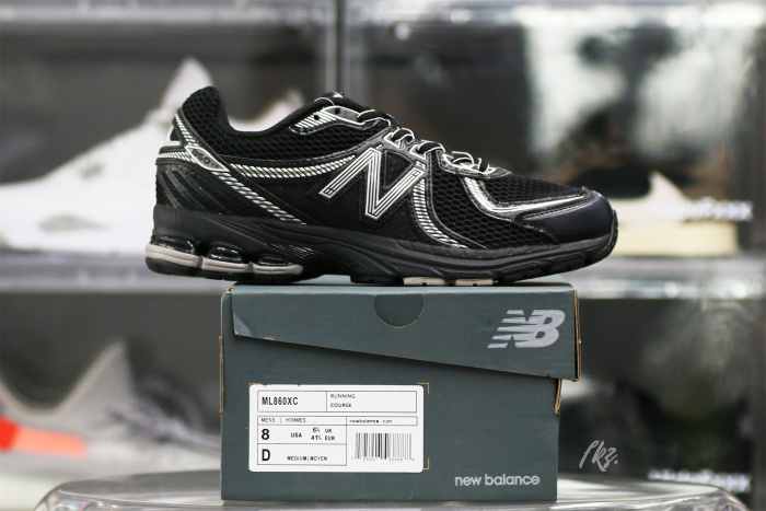 New Balance 860v2 Black Silver