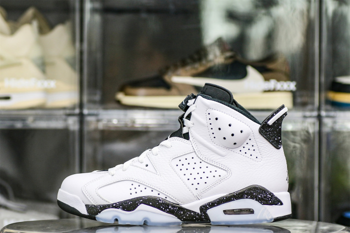 Air Jordan 6 Retro Reverse Oreo 2024