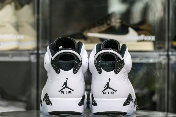 Air Jordan 6 Retro Reverse Oreo 2024