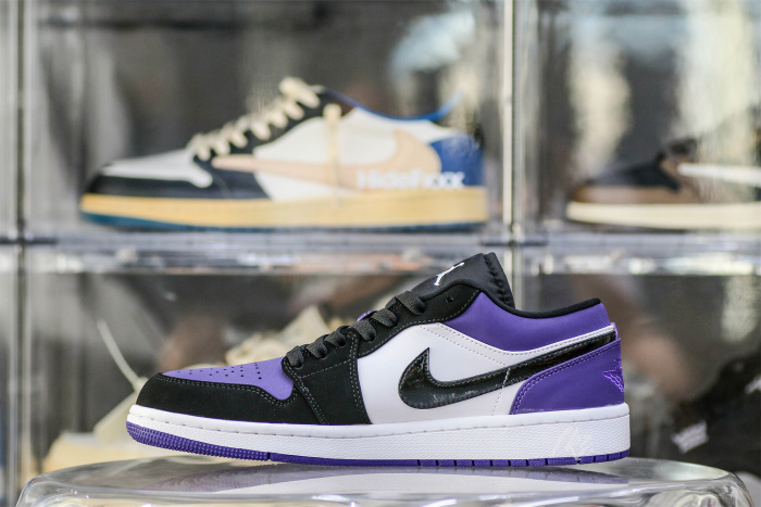 Jordan 1 Low Court Purple