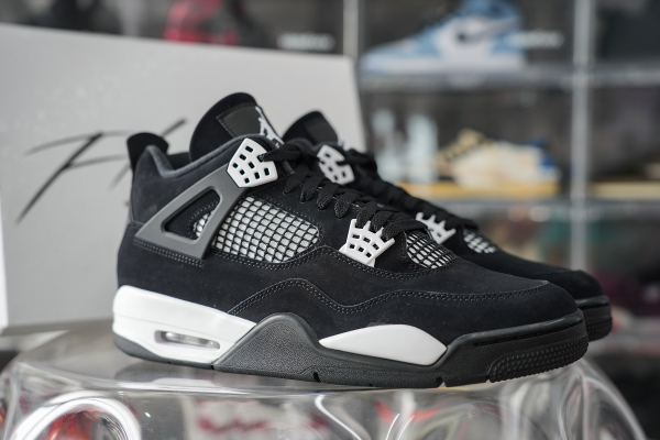 Air Jordan 4 “White Thunder”  2024 （A1）