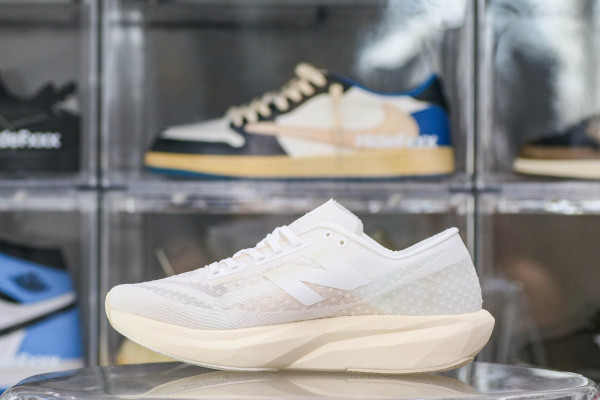 New Balance FuelCell Rebel v4 White Linen