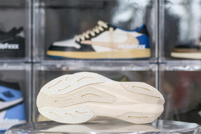 New Balance FuelCell Rebel v4 White Linen