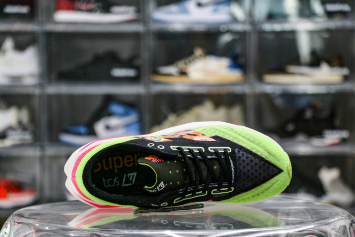 New Balance TCS London Marathon FuelCell SuperComp Elitev4 'Green' MRC