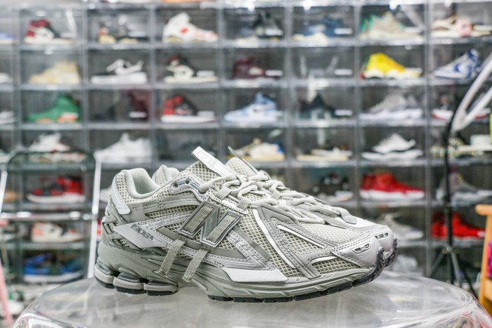 New Balance 1906A 'Concrete Silver Metallic'