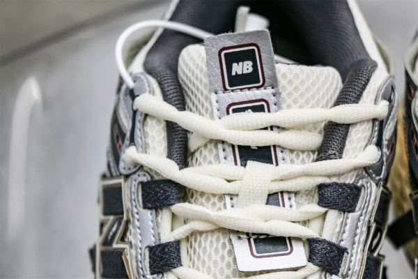 New Balance 1906A Silver Metalic Castlerock
