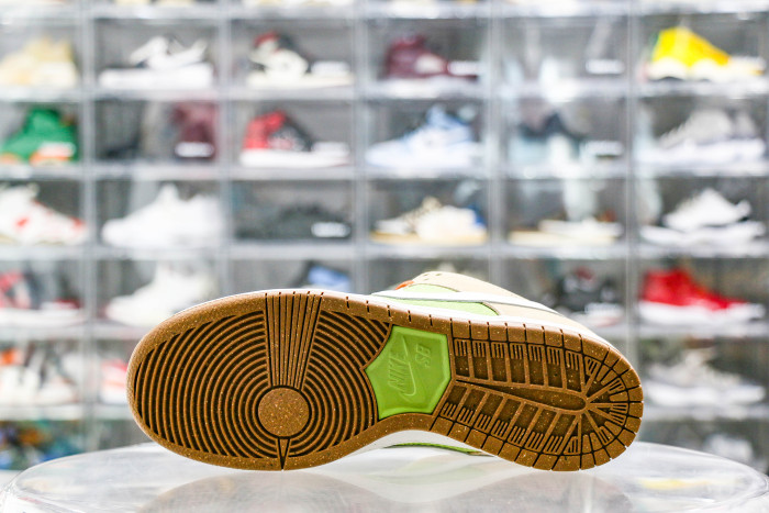 Nike SB Dunk Low Escargot