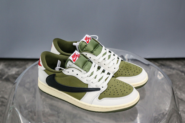 Travis Scott x Air Jordan 1 ' Medium Olive'  (A2 Batch)