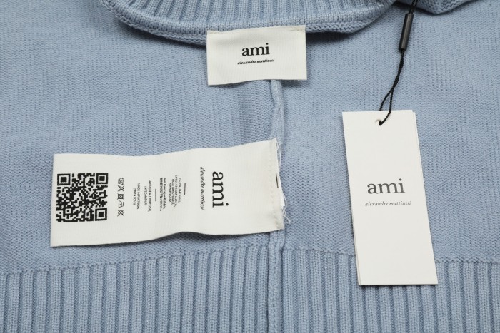Am1 2024SS classic blue jacquard big heart turtleneck sweater