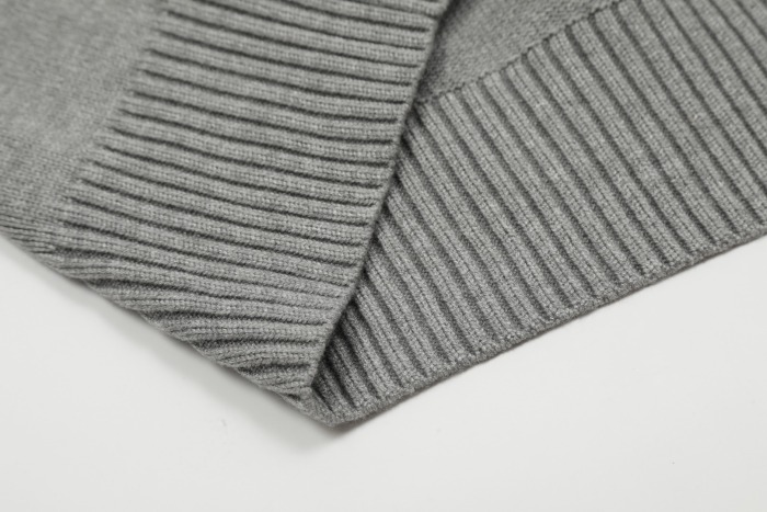 Am1 2024SS classic gray jacquard big heart turtleneck sweater