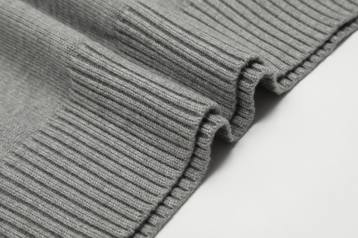 Am1 2024SS classic gray jacquard big heart turtleneck sweater