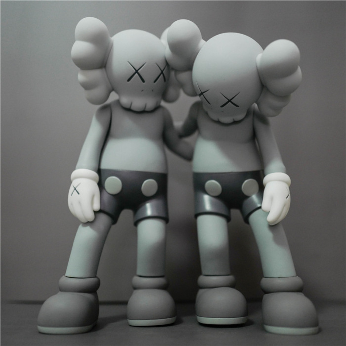 Kaws Along the way 26cm