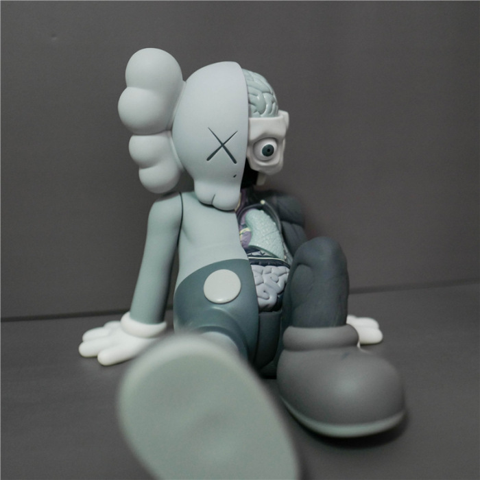 KAWS – Companion Resting Place Originalfake X Medicom X Nex 23cm