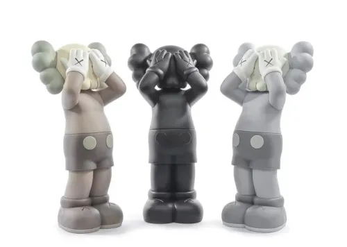 KAWS Holiday United Kingdom 2021 29cm